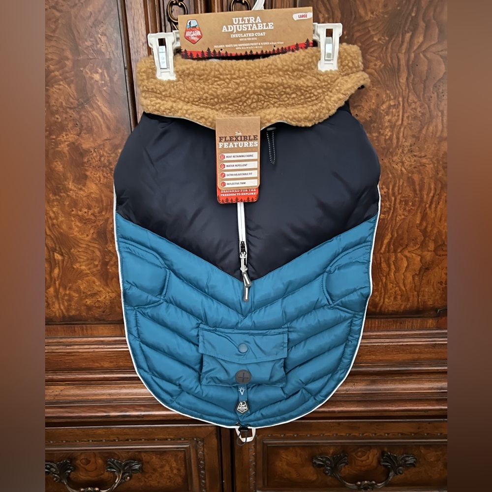 Arcadia Trail Ultra adjustable Dog Jacket with Sherpa Collar Size Large